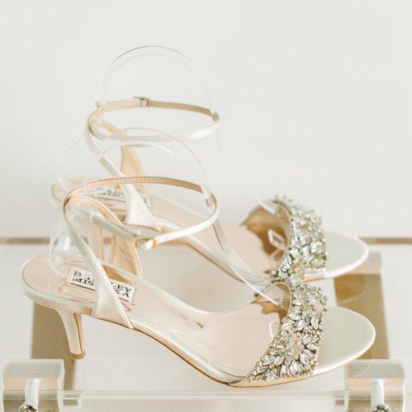 Badgley Mischka Richelle 8.5 Women's Heels Ivory Kitten Heel Satin - Picture 5 of 16